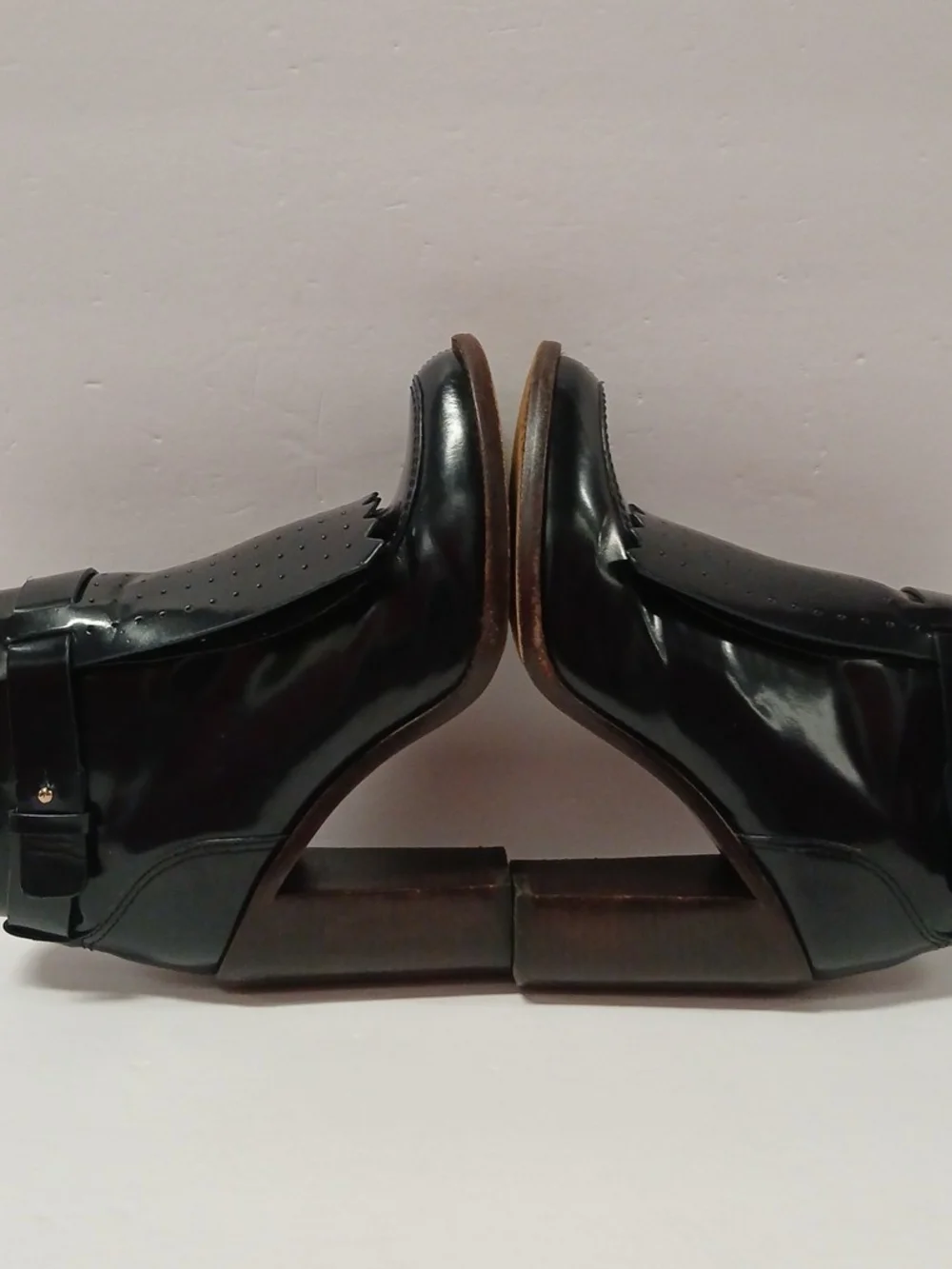 Tory Burch Hyde Booties Ankle Boots Black Glossy Shiny Leather  Kiltie Size 7.5